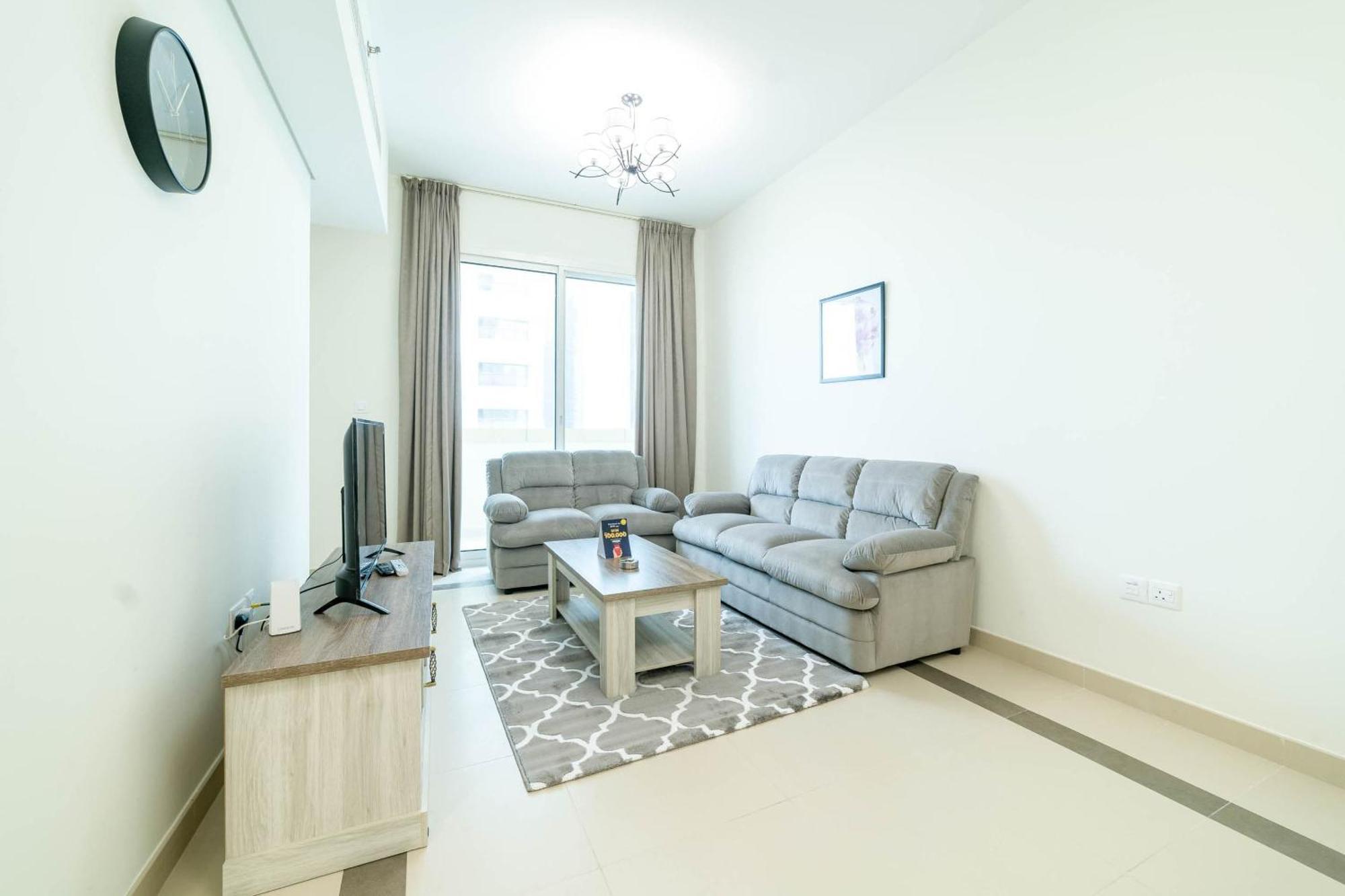 Oyo 589 Najma Tower, Two Bedrooms Apartments, Sports City Dubai Exterior photo