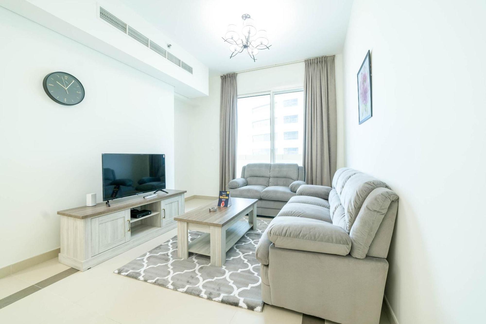 Oyo 589 Najma Tower, Two Bedrooms Apartments, Sports City Dubai Exterior photo